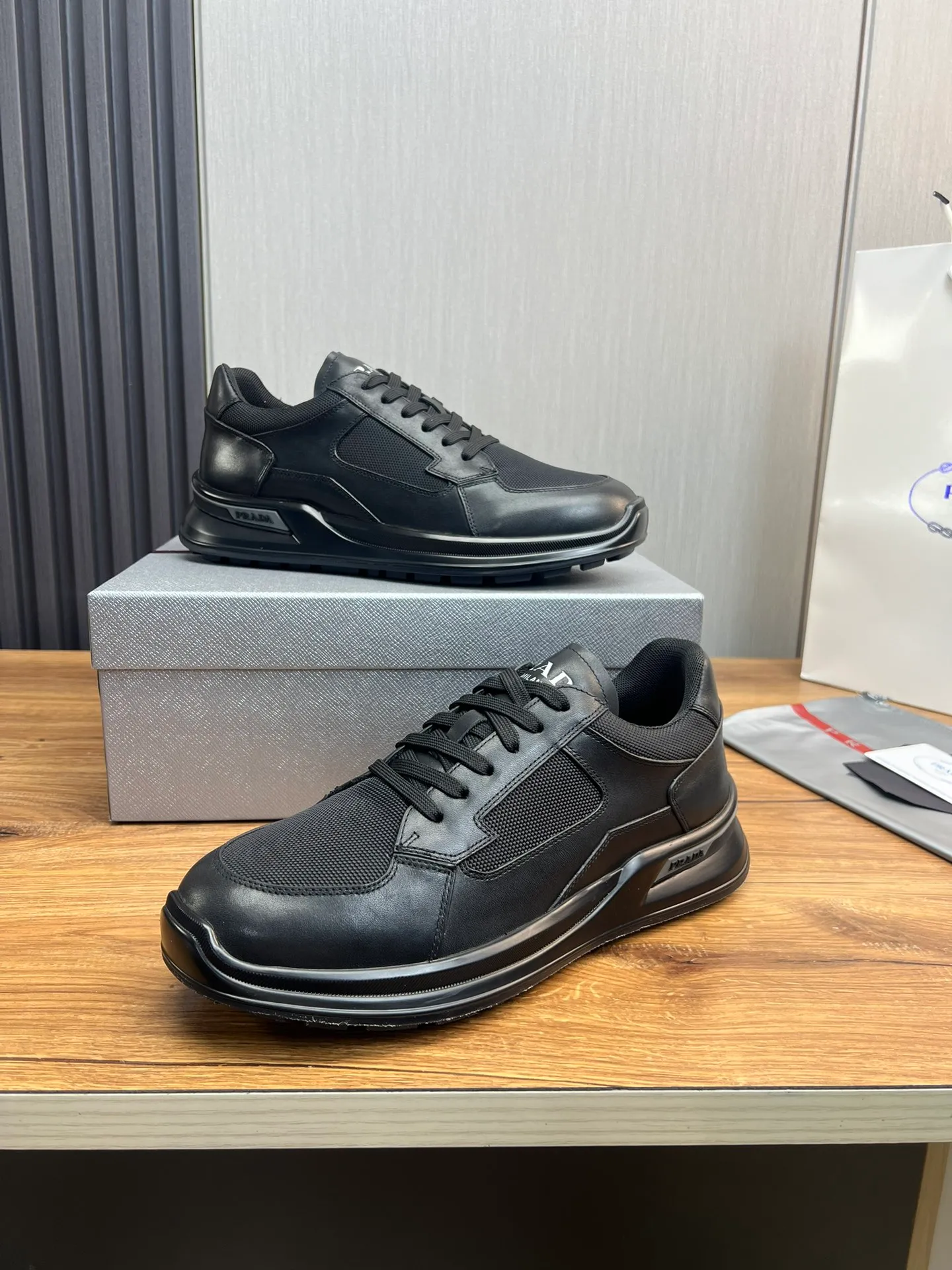 Men's shoes 💰620💰 [PRADA] Men's shoes are popular in the counter, official website is synchronized, 1 high-quality shipment ✔️Original cowhide stitching mesh + cowhide lining, 1🆚1 replica, original original bottom, 38-45 (45 customized, non-refundable)